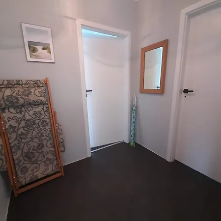 Faleza Debina Apartman *